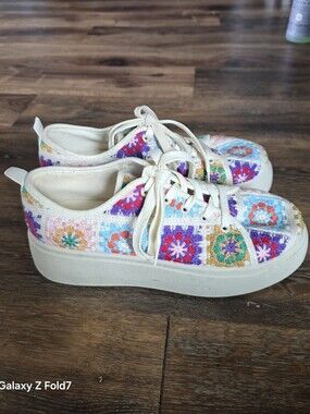Dirty Laundry Rambling Crochet Sneakers 8.5 9